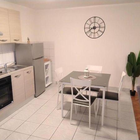 Apartman Mix Zagreb - Maksimir, Kbc Rebro, Free Parking Zewnętrze zdjęcie